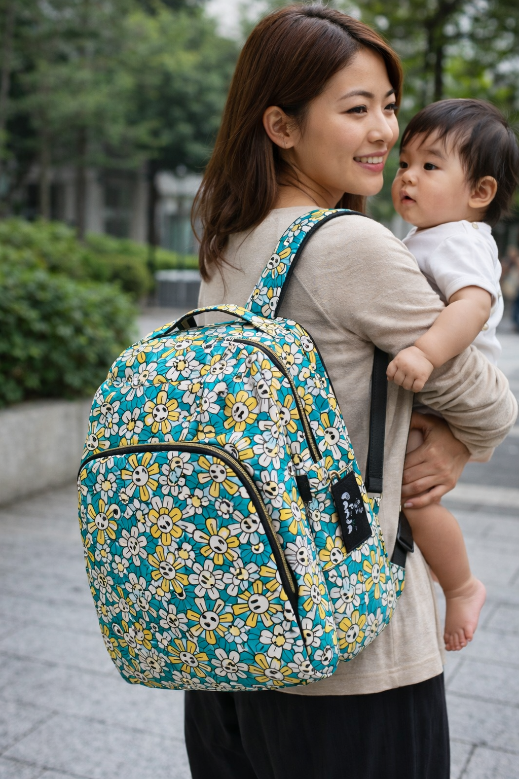 Diaper Bag with thermal pockets for Milk/Water